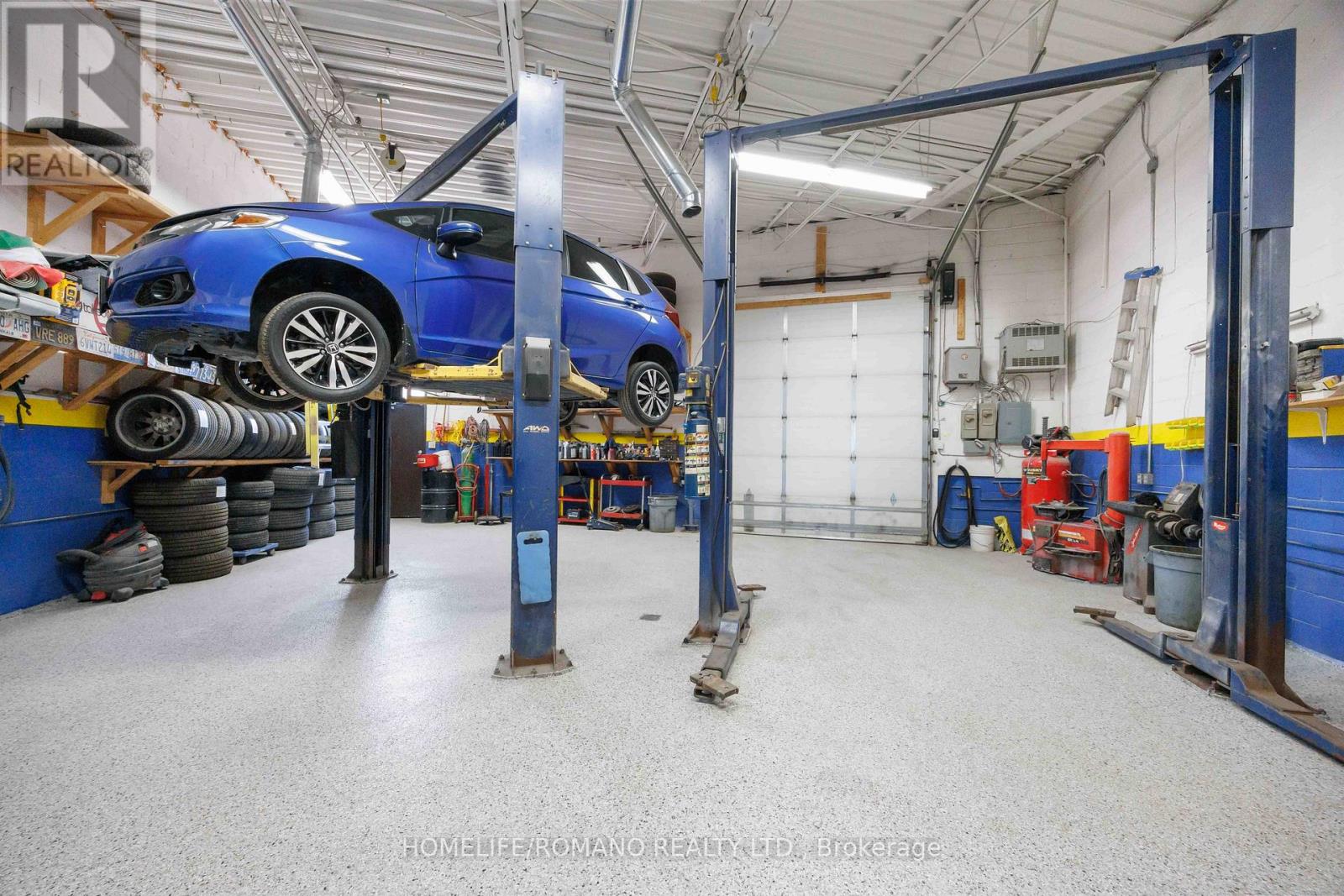 35 - 101 TORO ROAD, Toronto, Ontario