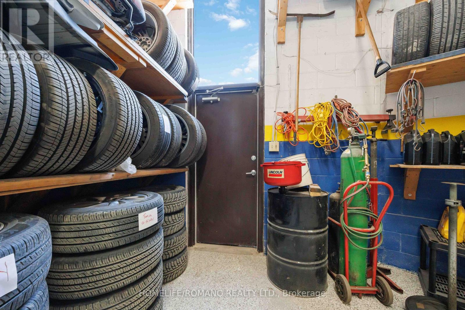 35 - 101 Toro Road, Toronto, Ontario  M3J 2Z1 - Photo 13 - W12951056