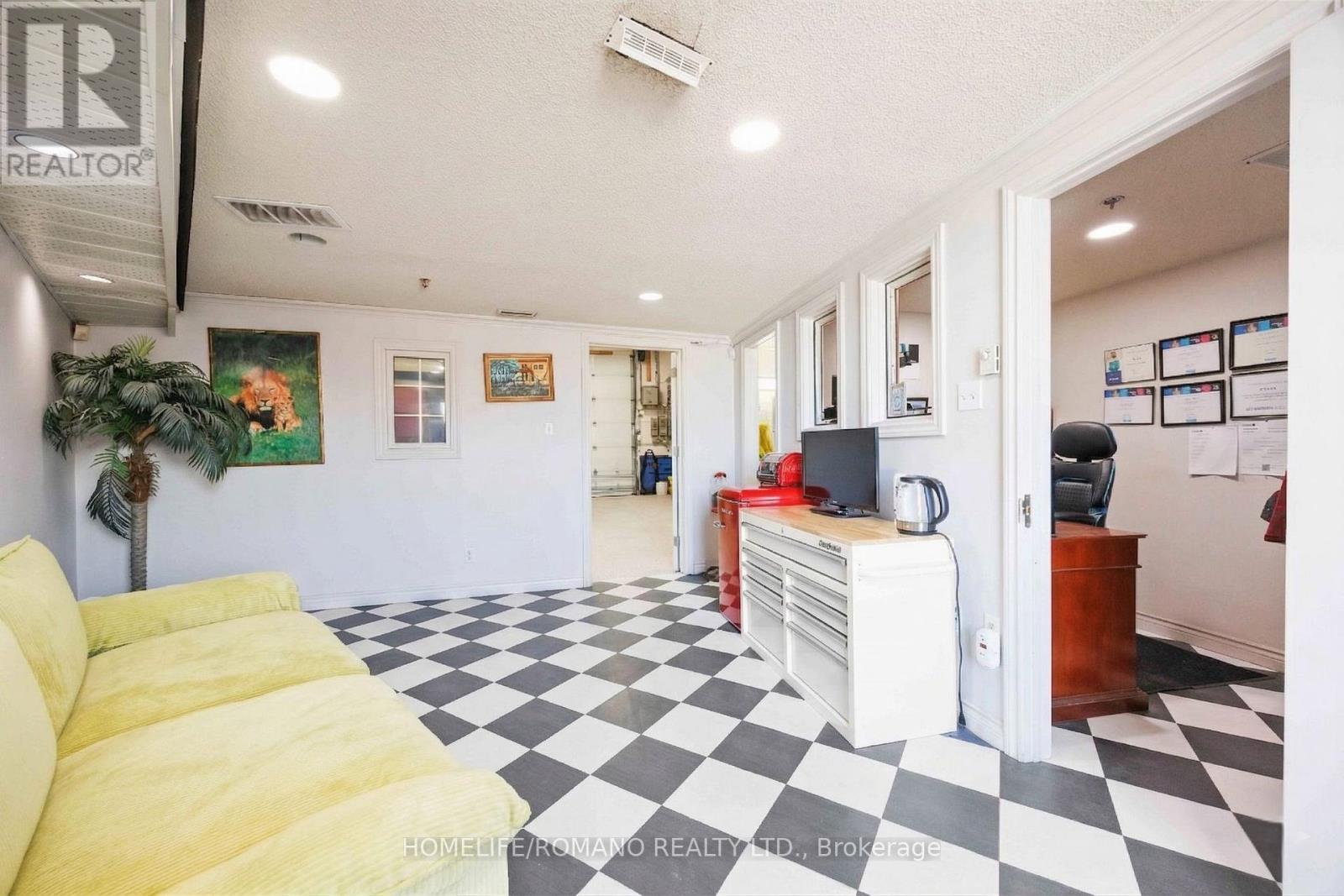 35 - 101 Toro Road, Toronto, Ontario  M3J 2Z1 - Photo 18 - W12951056