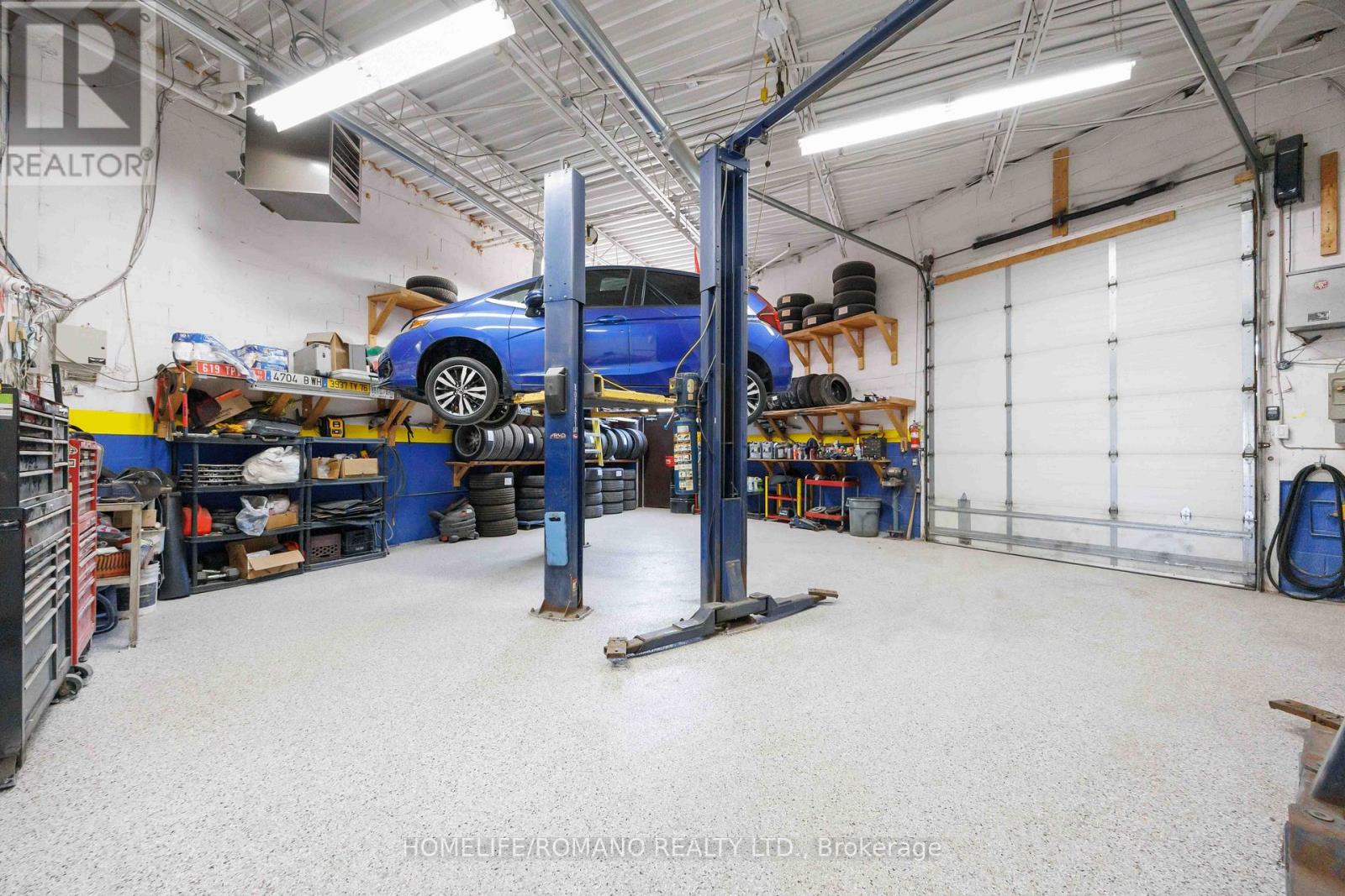 35 - 101 Toro Road, Toronto, Ontario  M3J 2Z1 - Photo 2 - W12951056