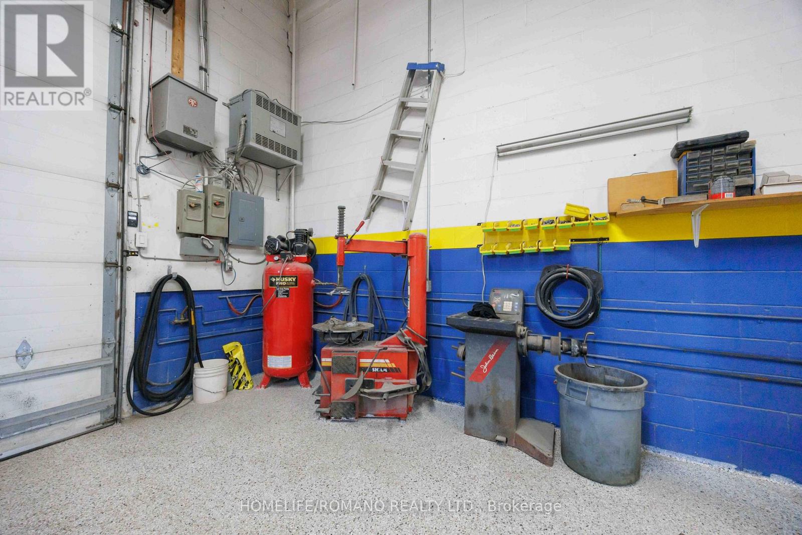 35 - 101 Toro Road, Toronto, Ontario  M3J 2Z1 - Photo 6 - W12951056