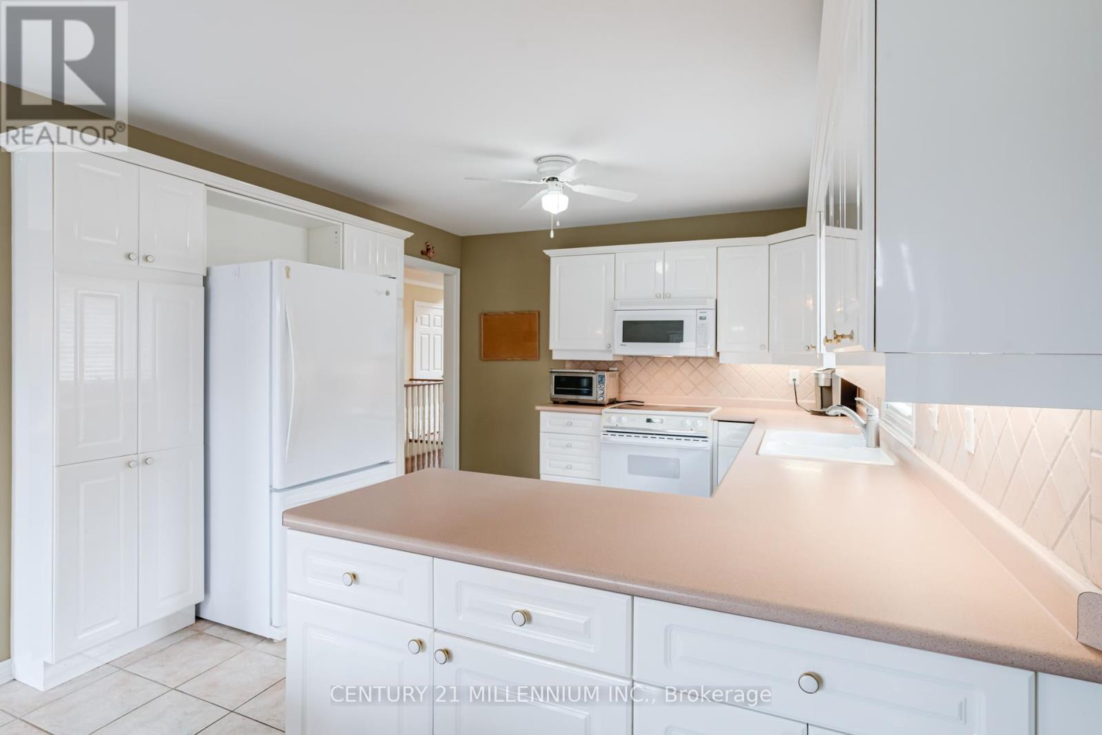 93 Samuel Crescent, Halton Hills, Ontario  L7G 5J3 - Photo 13 - W12951064