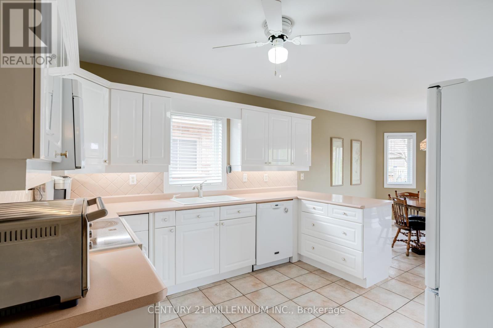 93 Samuel Crescent, Halton Hills, Ontario  L7G 5J3 - Photo 14 - W12951064