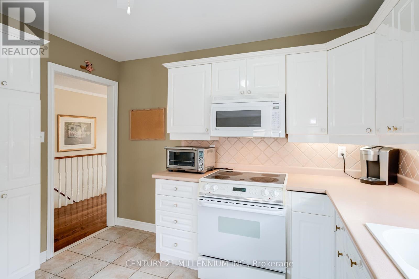 93 Samuel Crescent, Halton Hills, Ontario  L7G 5J3 - Photo 15 - W12951064