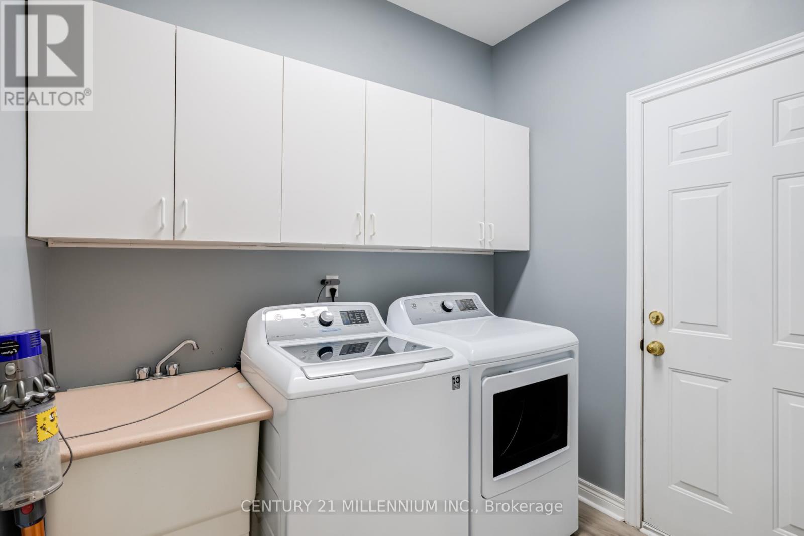 93 Samuel Crescent, Halton Hills, Ontario  L7G 5J3 - Photo 23 - W12951064