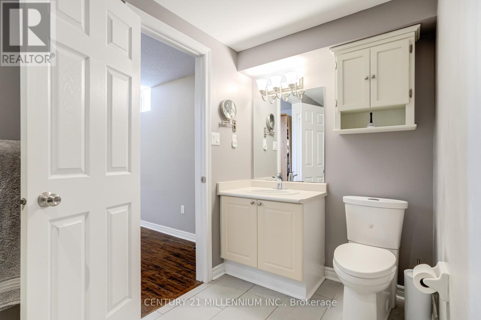 93 Samuel Crescent, Halton Hills, Ontario  L7G 5J3 - Photo 32 - W12951064