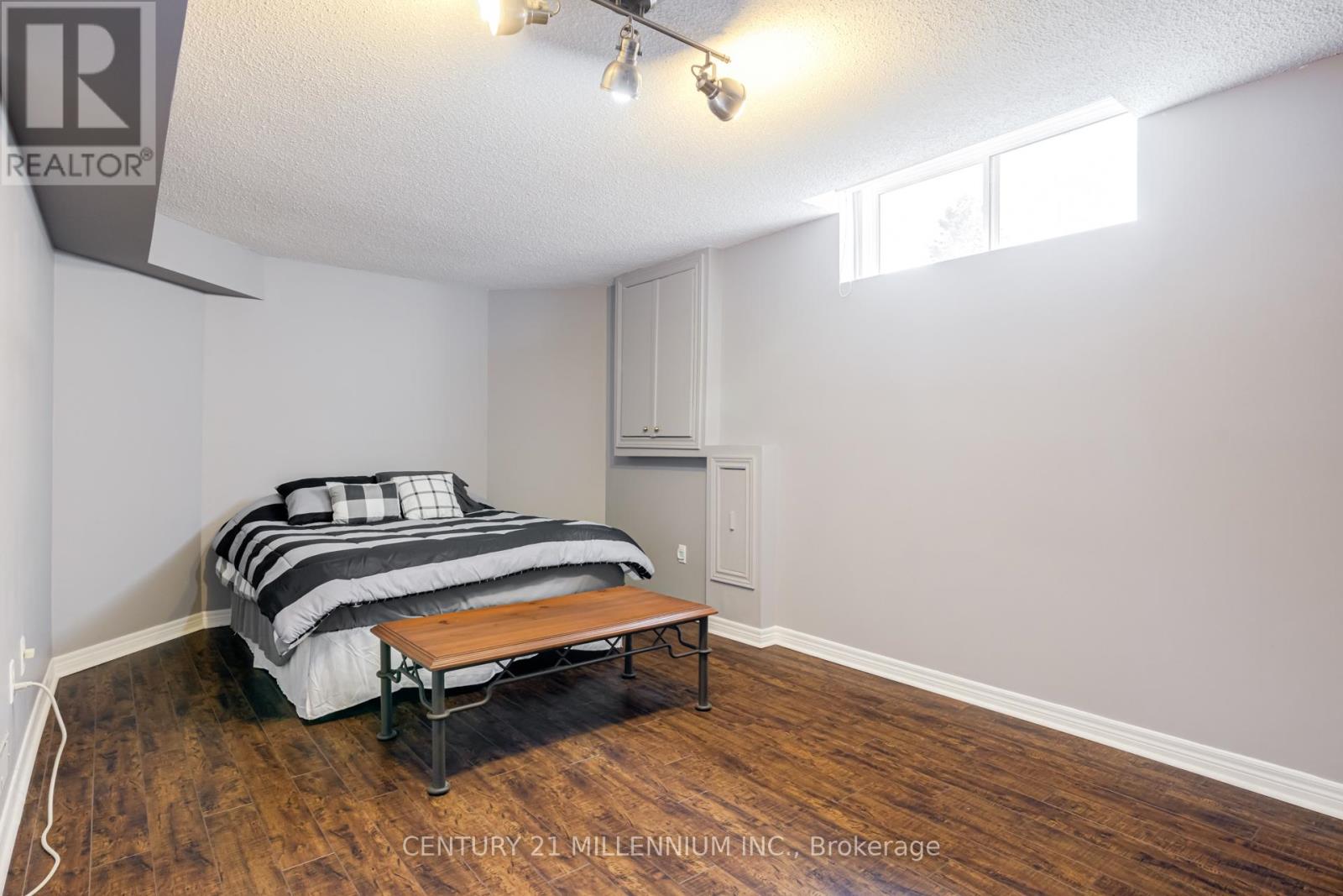 93 Samuel Crescent, Halton Hills, Ontario  L7G 5J3 - Photo 34 - W12951064