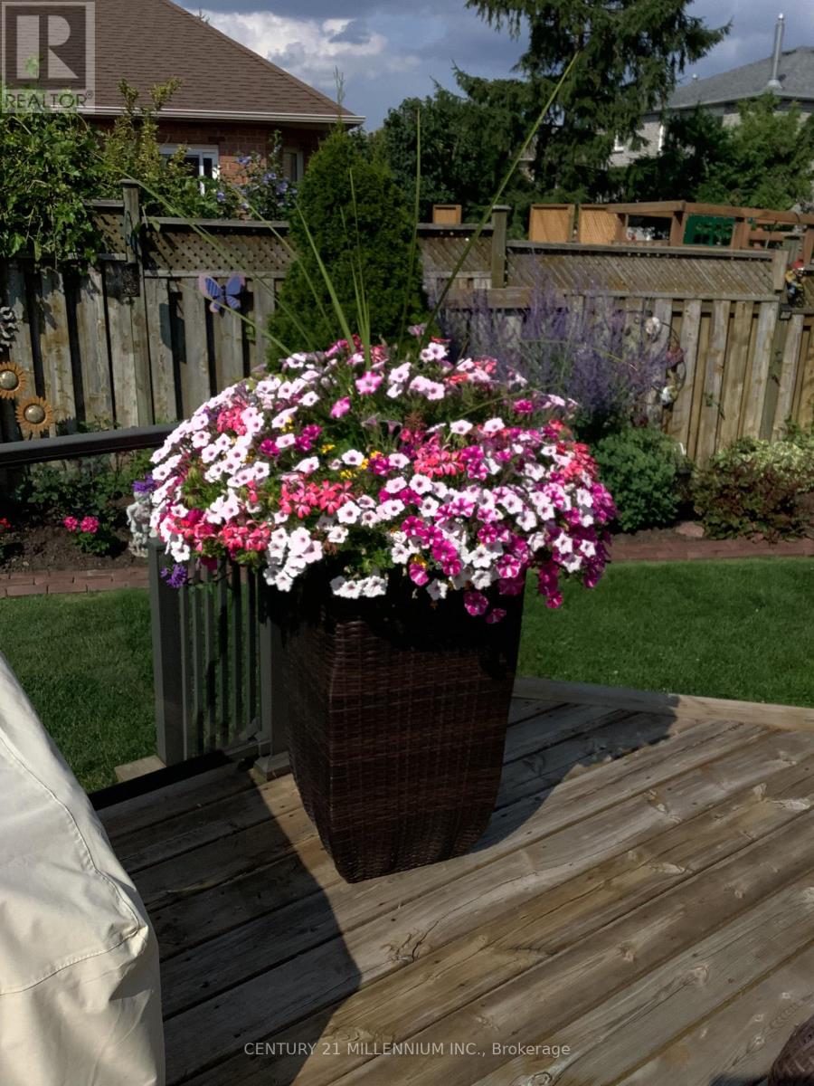 93 Samuel Crescent, Halton Hills, Ontario  L7G 5J3 - Photo 48 - W12951064