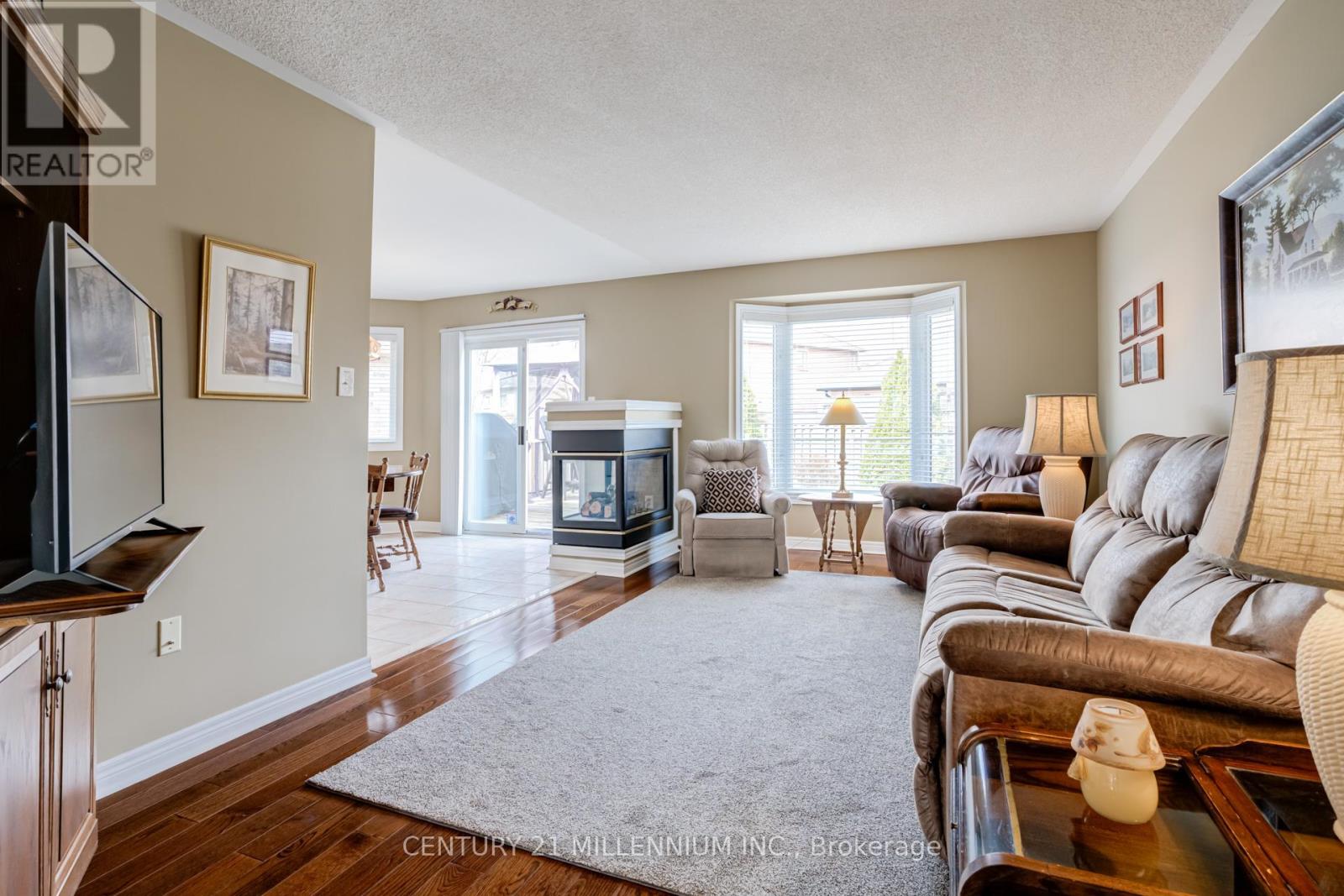 93 Samuel Crescent, Halton Hills, Ontario  L7G 5J3 - Photo 9 - W12951064