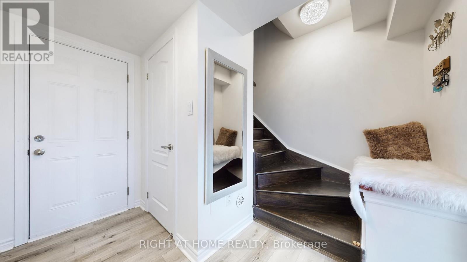 25 - 2435 Greenwich Dr Drive, Oakville, Ontario  L6M 0S4 - Photo 9 - W12951082