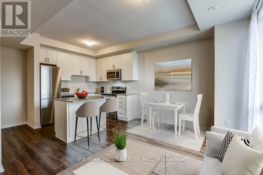 TH7 - 24 FIELDWAY ROAD, Toronto, Ontario