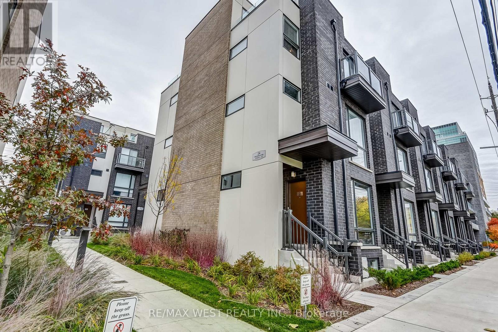 Th7 - 24 Fieldway Road, Toronto, Ontario  M8Z 3L1 - Photo 18 - W12951102