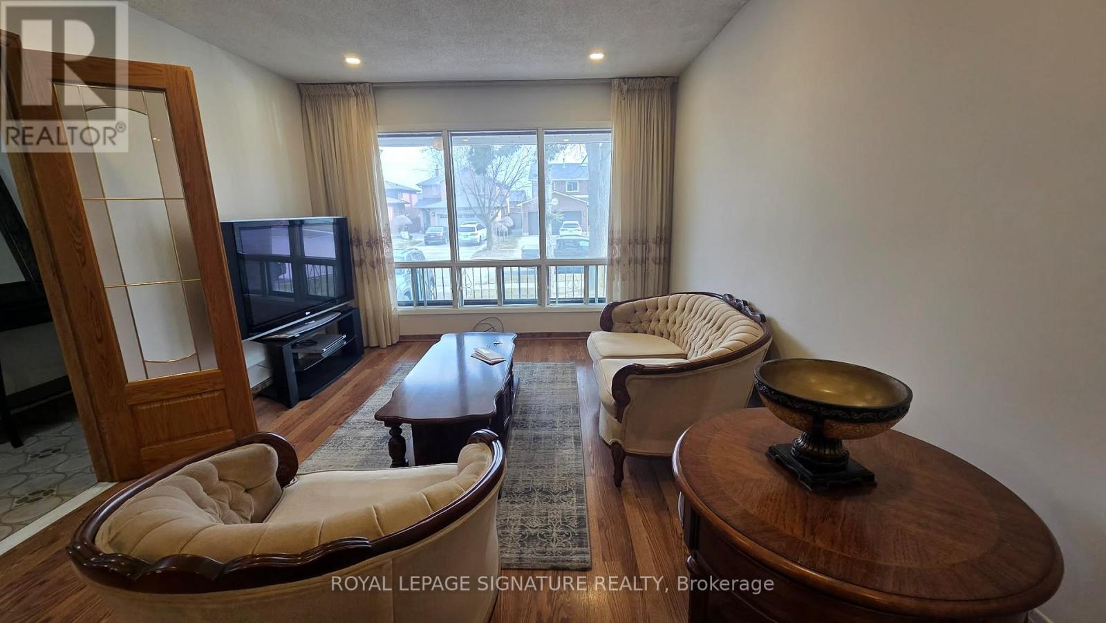 Mainfloor - 4170 Sunset Valley Court, Mississauga, Ontario  L4W 3L5 - Photo 11 - W12951136