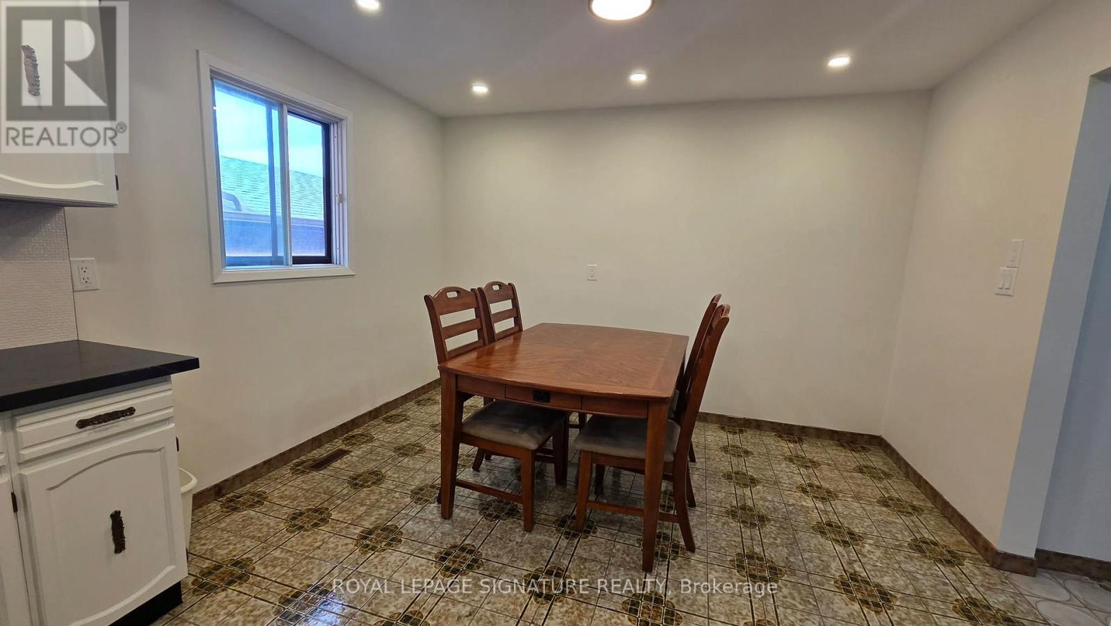 Mainfloor - 4170 Sunset Valley Court, Mississauga, Ontario  L4W 3L5 - Photo 15 - W12951136