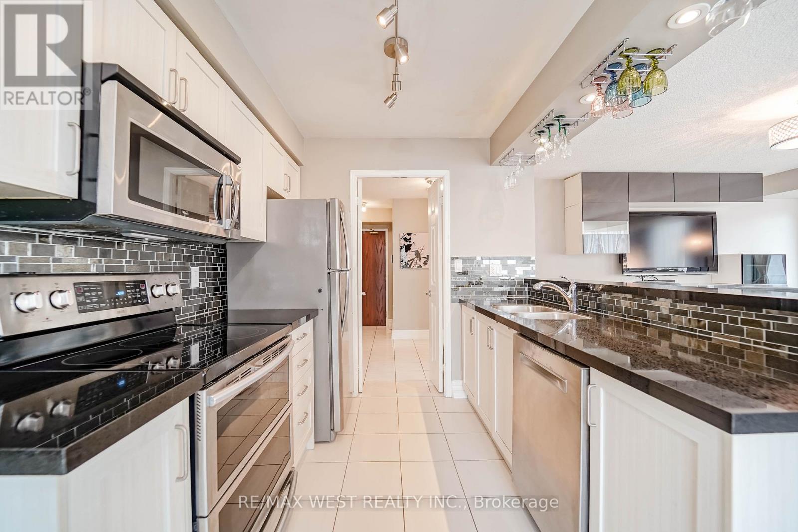 309 - 190 Manitoba Street, Toronto, Ontario  M8Y 3Y8 - Photo 4 - W12951176