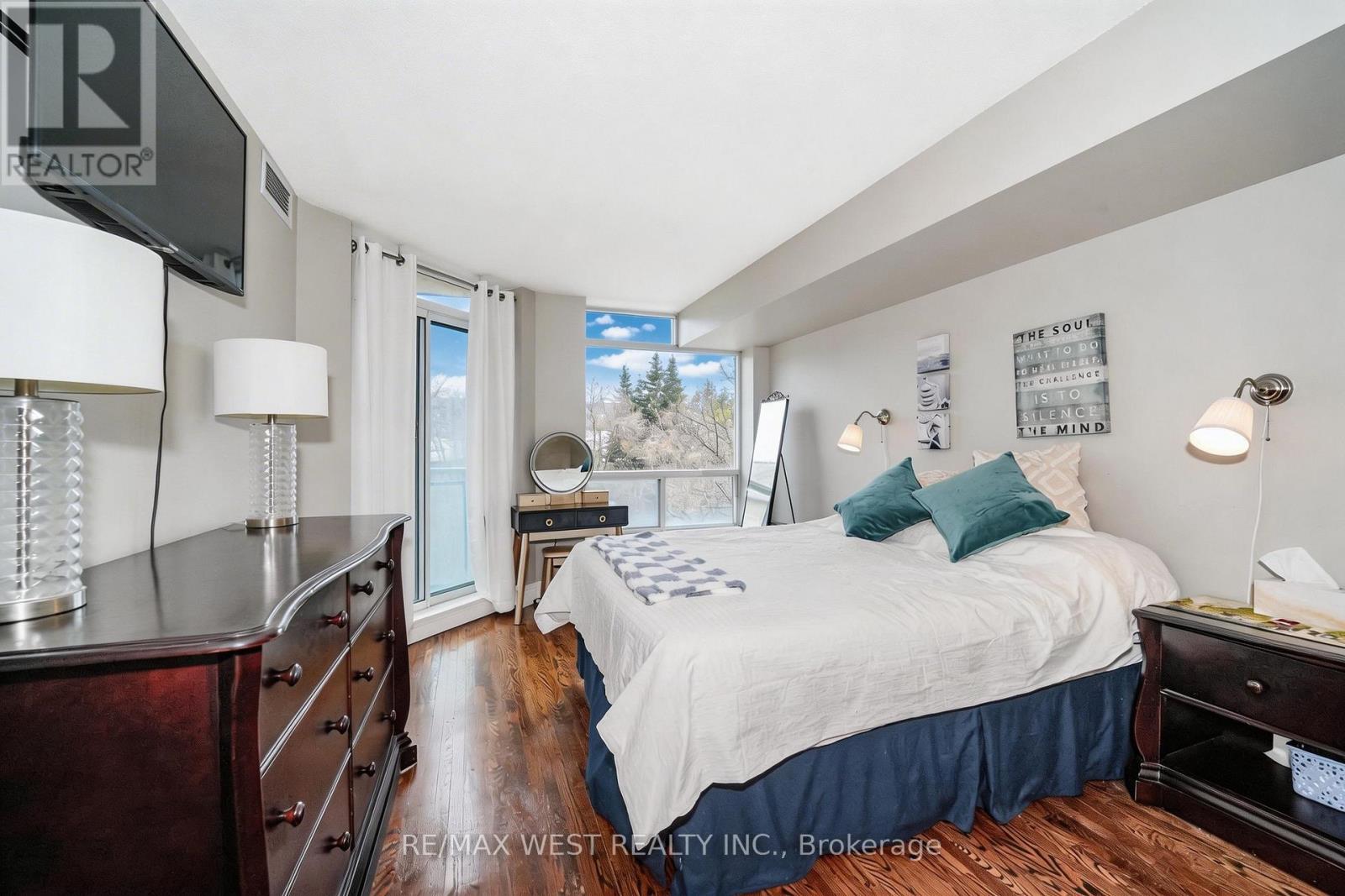 309 - 190 Manitoba Street, Toronto, Ontario  M8Y 3Y8 - Photo 6 - W12951176