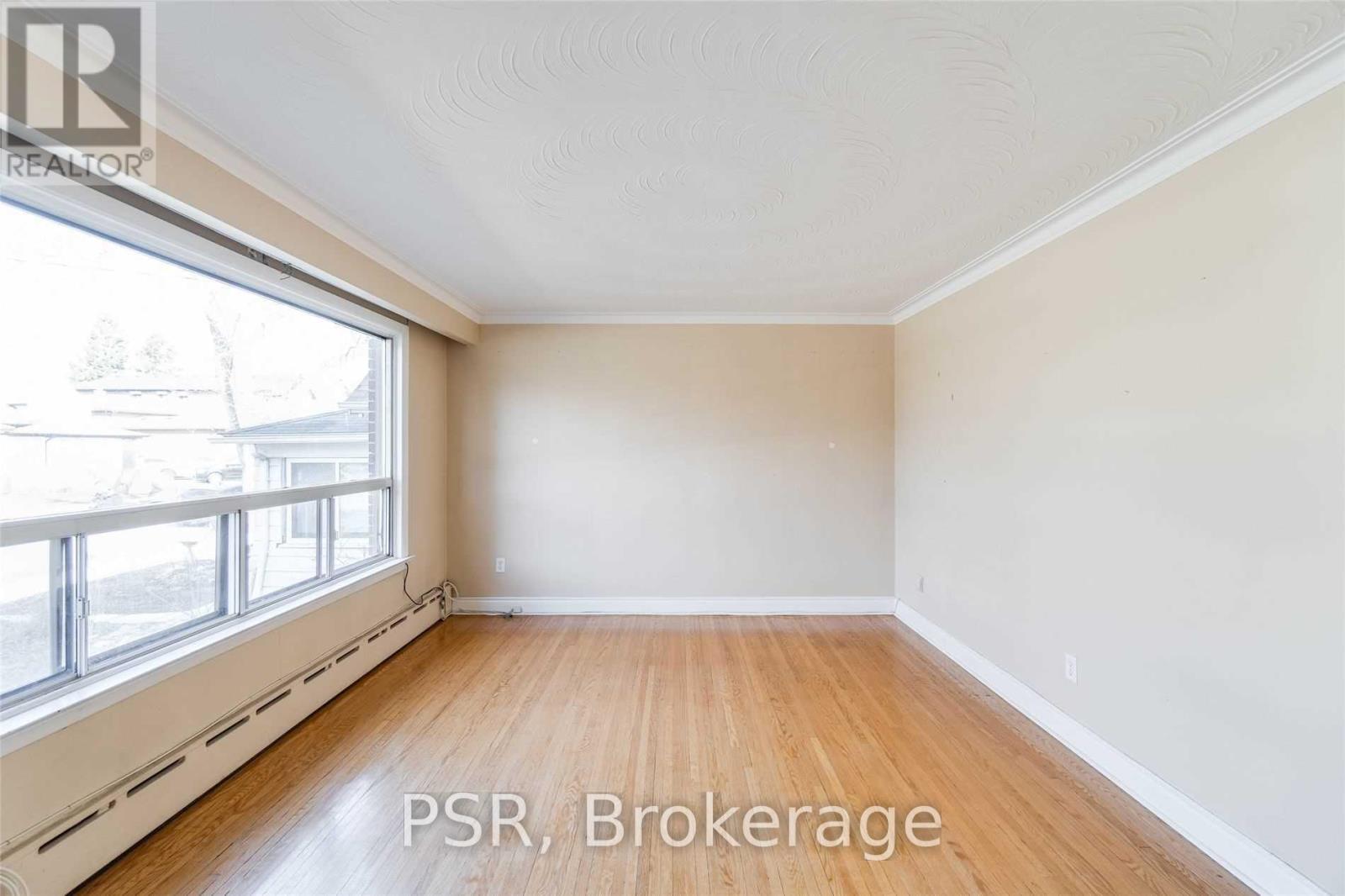 Main - 35 Twenty Fourth Street, Toronto, Ontario  M8V 3N3 - Photo 3 - W12951196