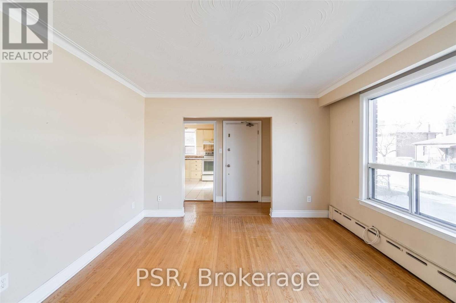 Main - 35 Twenty Fourth Street, Toronto, Ontario  M8V 3N3 - Photo 4 - W12951196