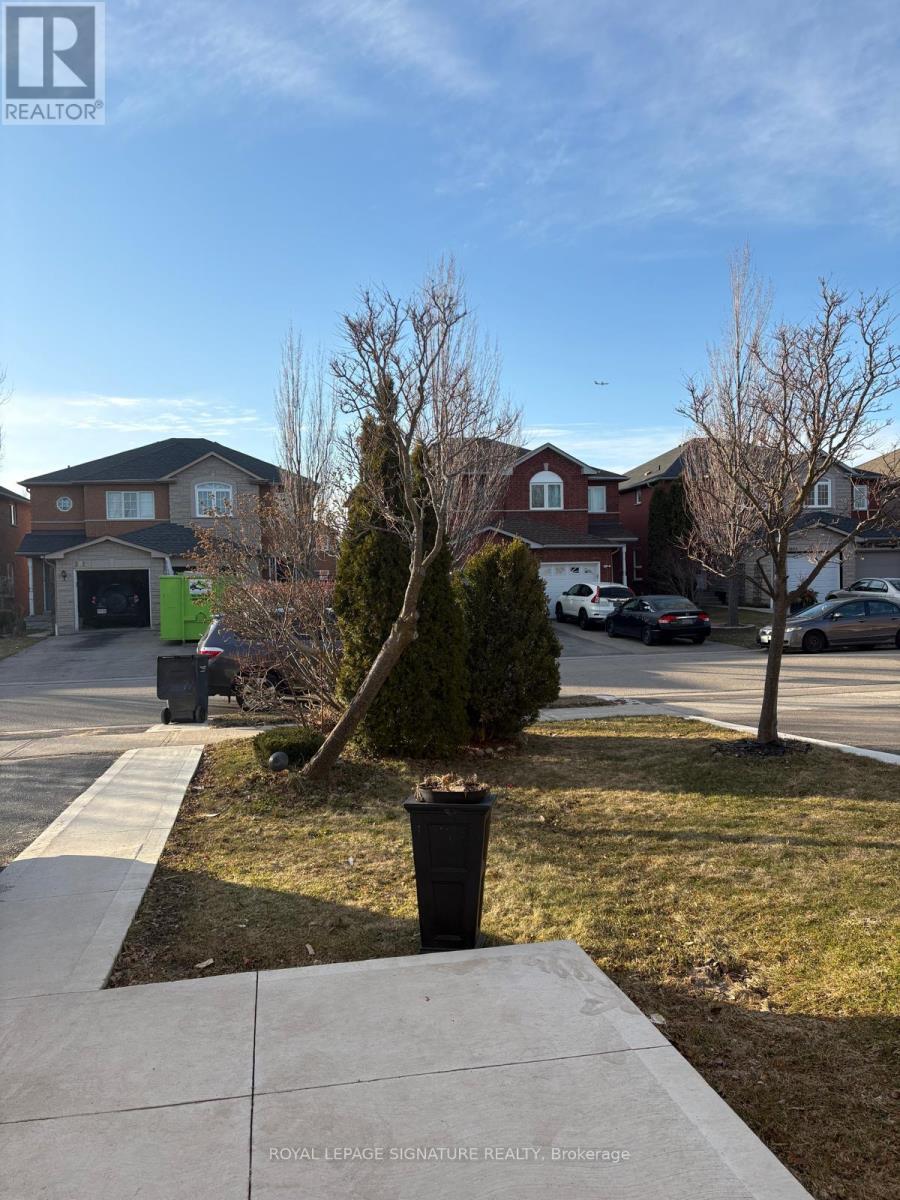 3816 Foxborough Trail, Mississauga, Ontario  L5N 7W4 - Photo 16 - W12951236