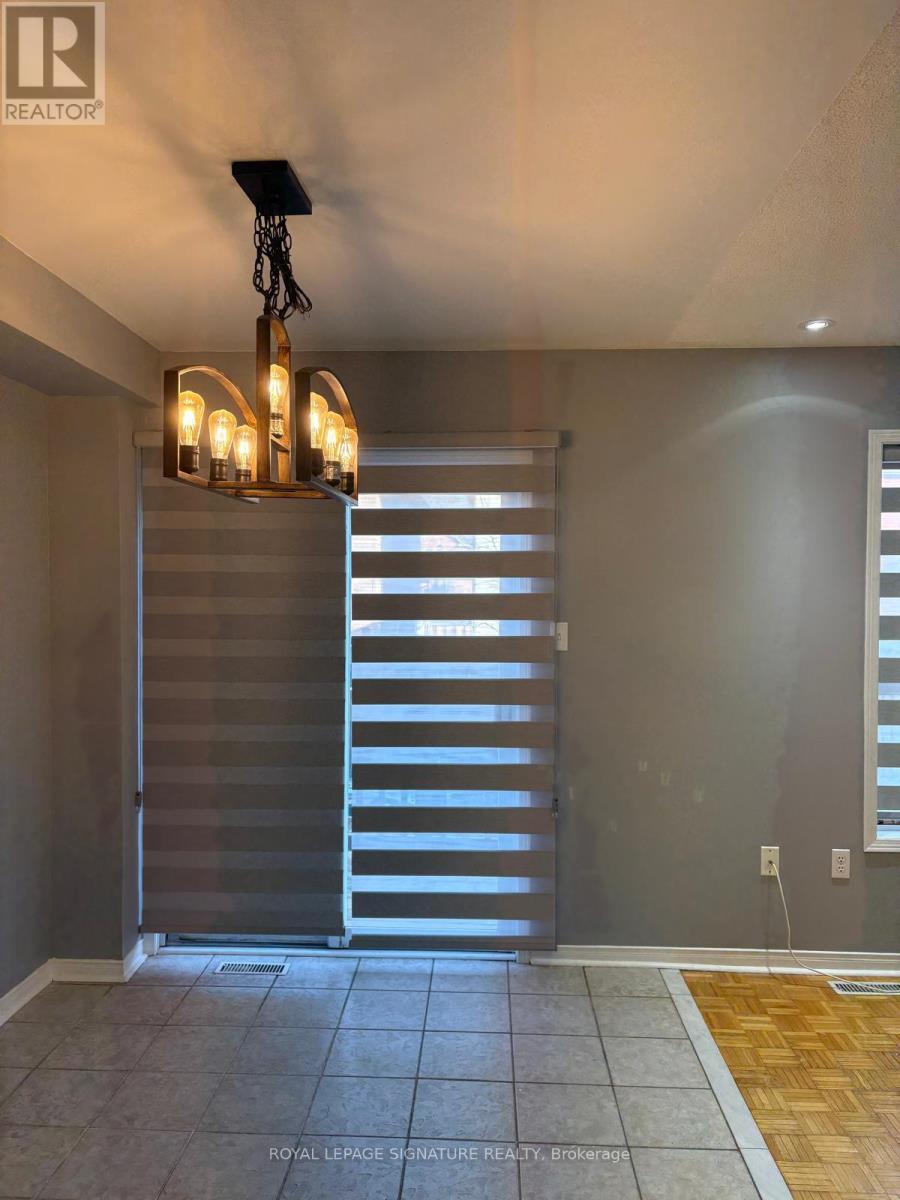 3816 Foxborough Trail, Mississauga, Ontario  L5N 7W4 - Photo 18 - W12951236