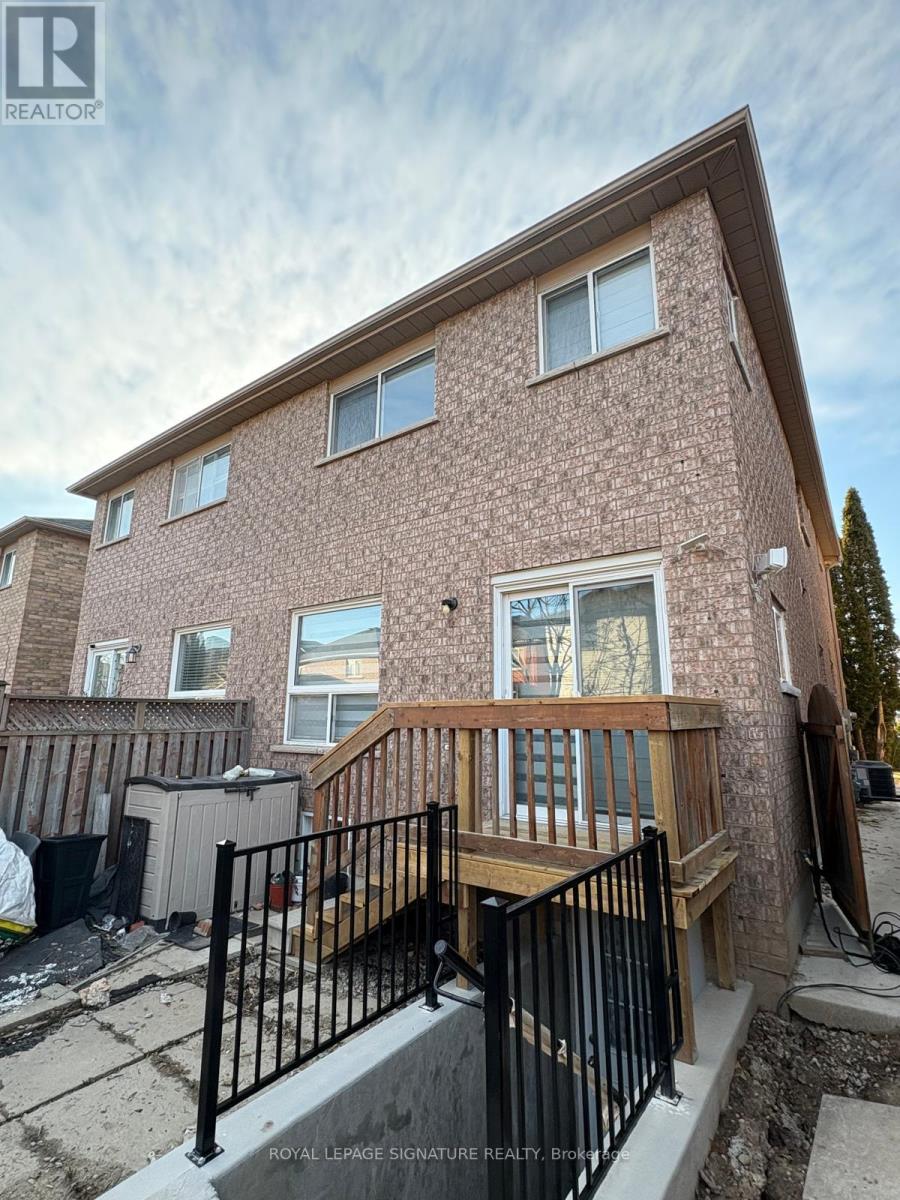 3816 Foxborough Trail, Mississauga, Ontario  L5N 7W4 - Photo 4 - W12951236