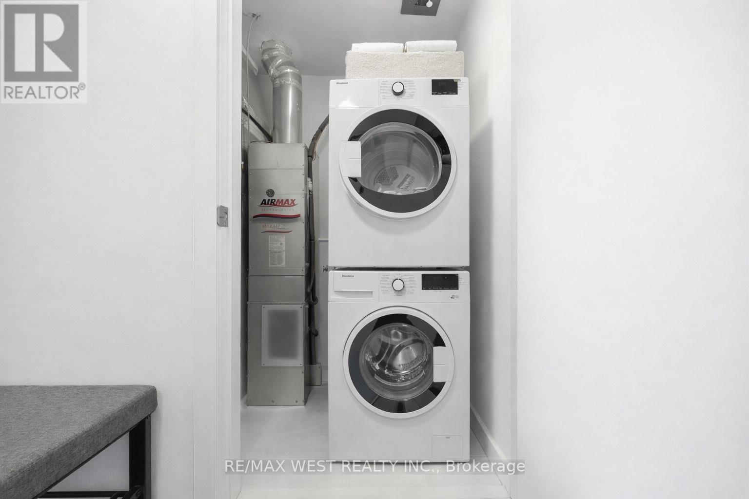 311 - 120 Canon Jackson Drive, Toronto, Ontario  M6M 0B8 - Photo 7 - W12951250