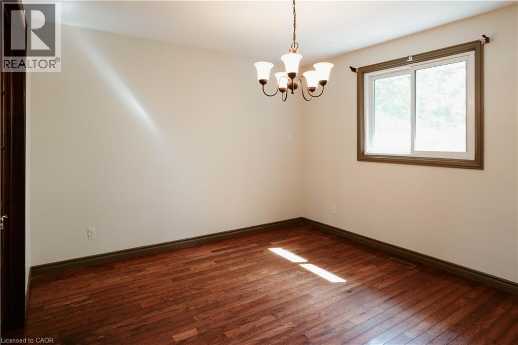 642 Cedargrove Place, Waterloo, Ontario  N2L 4Y9 - Photo 10 - 40817253