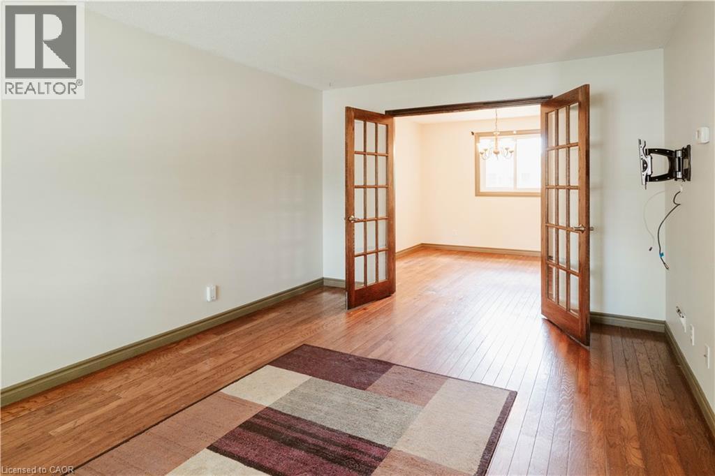 642 Cedargrove Place, Waterloo, Ontario  N2L 4Y9 - Photo 13 - 40817253