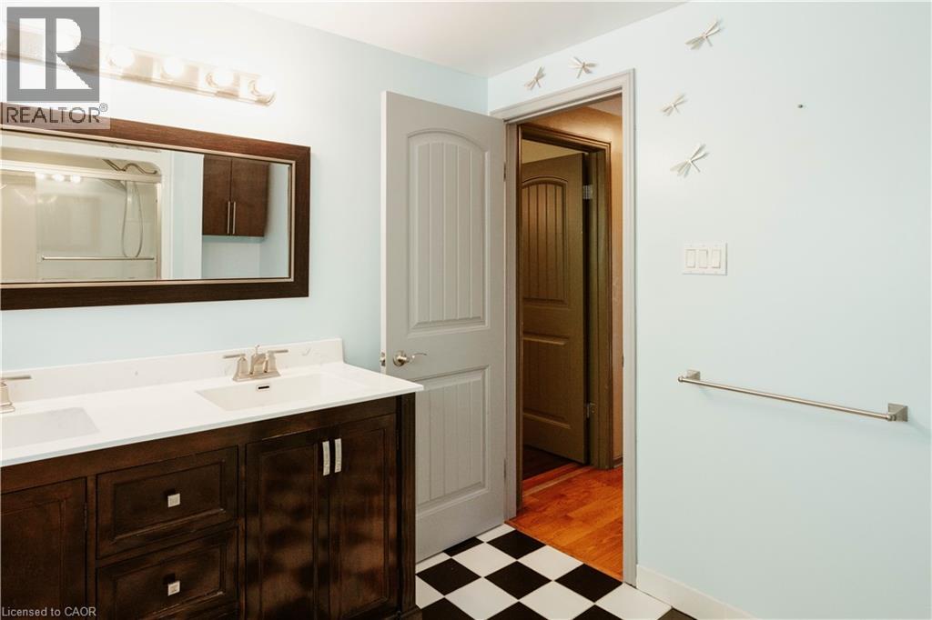 642 Cedargrove Place, Waterloo, Ontario  N2L 4Y9 - Photo 28 - 40817253