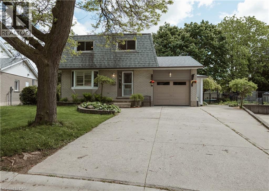 642 Cedargrove Place, Waterloo, Ontario  N2L 4Y9 - Photo 3 - 40817253