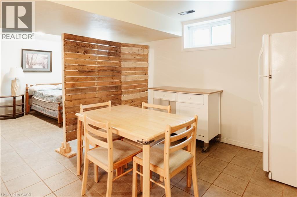 642 Cedargrove Place, Waterloo, Ontario  N2L 4Y9 - Photo 31 - 40817253