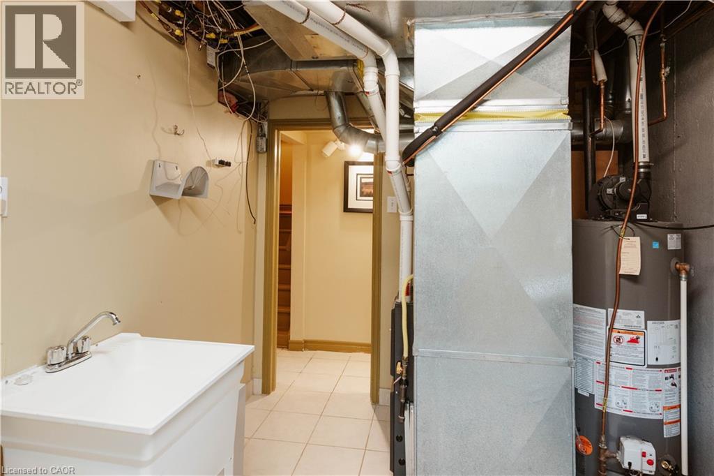 642 Cedargrove Place, Waterloo, Ontario  N2L 4Y9 - Photo 38 - 40817253