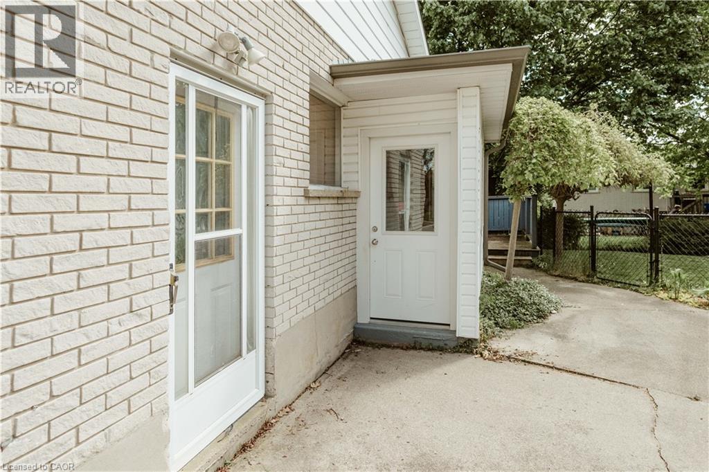 642 Cedargrove Place, Waterloo, Ontario  N2L 4Y9 - Photo 40 - 40817253