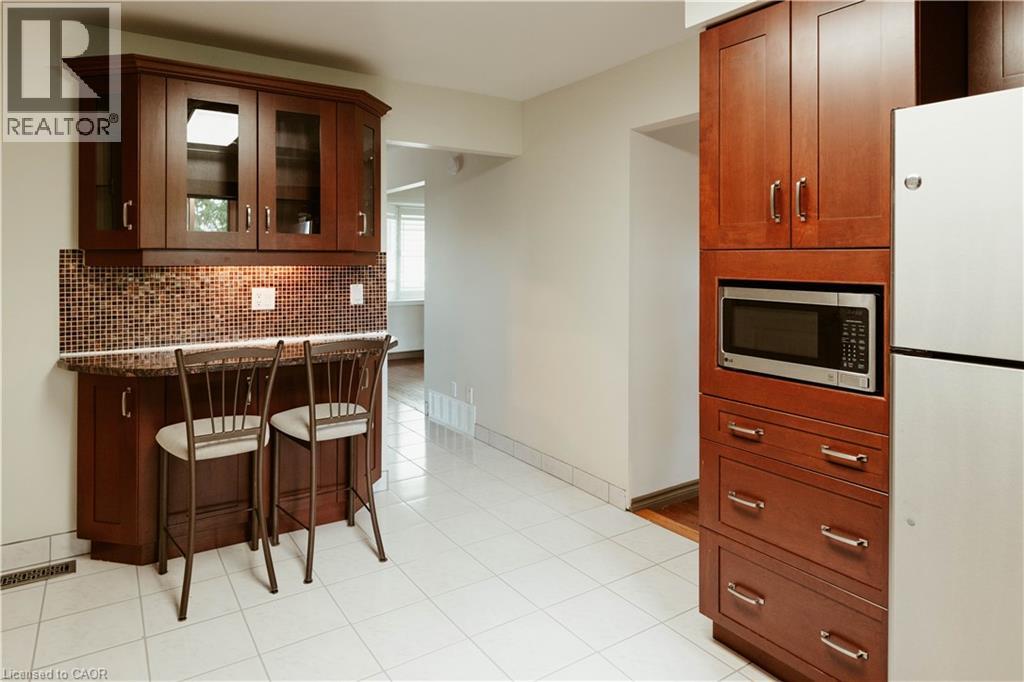 642 Cedargrove Place, Waterloo, Ontario  N2L 4Y9 - Photo 7 - 40817253