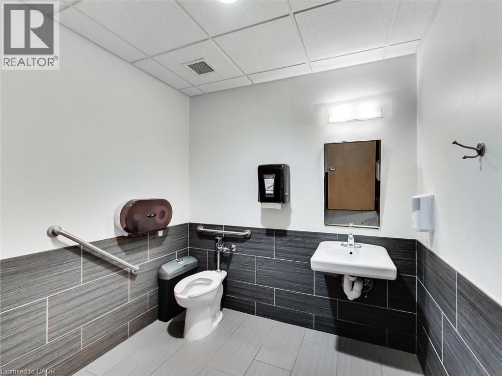 540 Plains Road E Unit# 100, Burlington, Ontario  L7T 2E3 - Photo 24 - 40817220