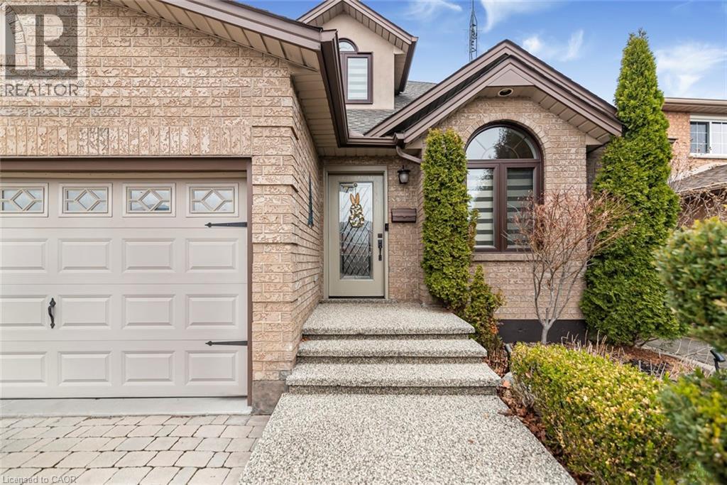 40 Artistic Boulevard, Hamilton, Ontario  L8T 4Z9 - Photo 2 - 40816473