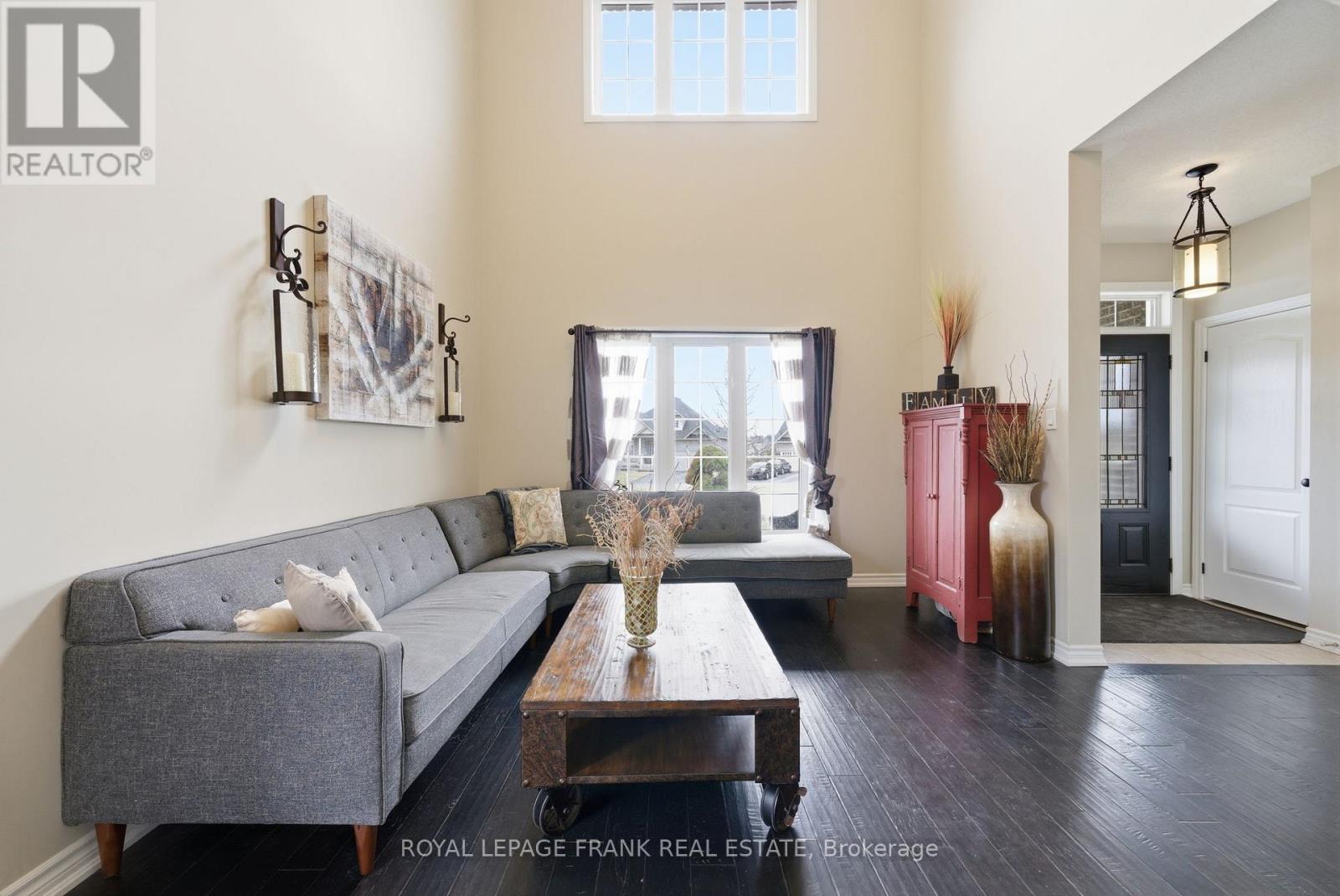 8 Kyle Court, Kawartha Lakes, Ontario  K9V 0E2 - Photo 10 - X12951300