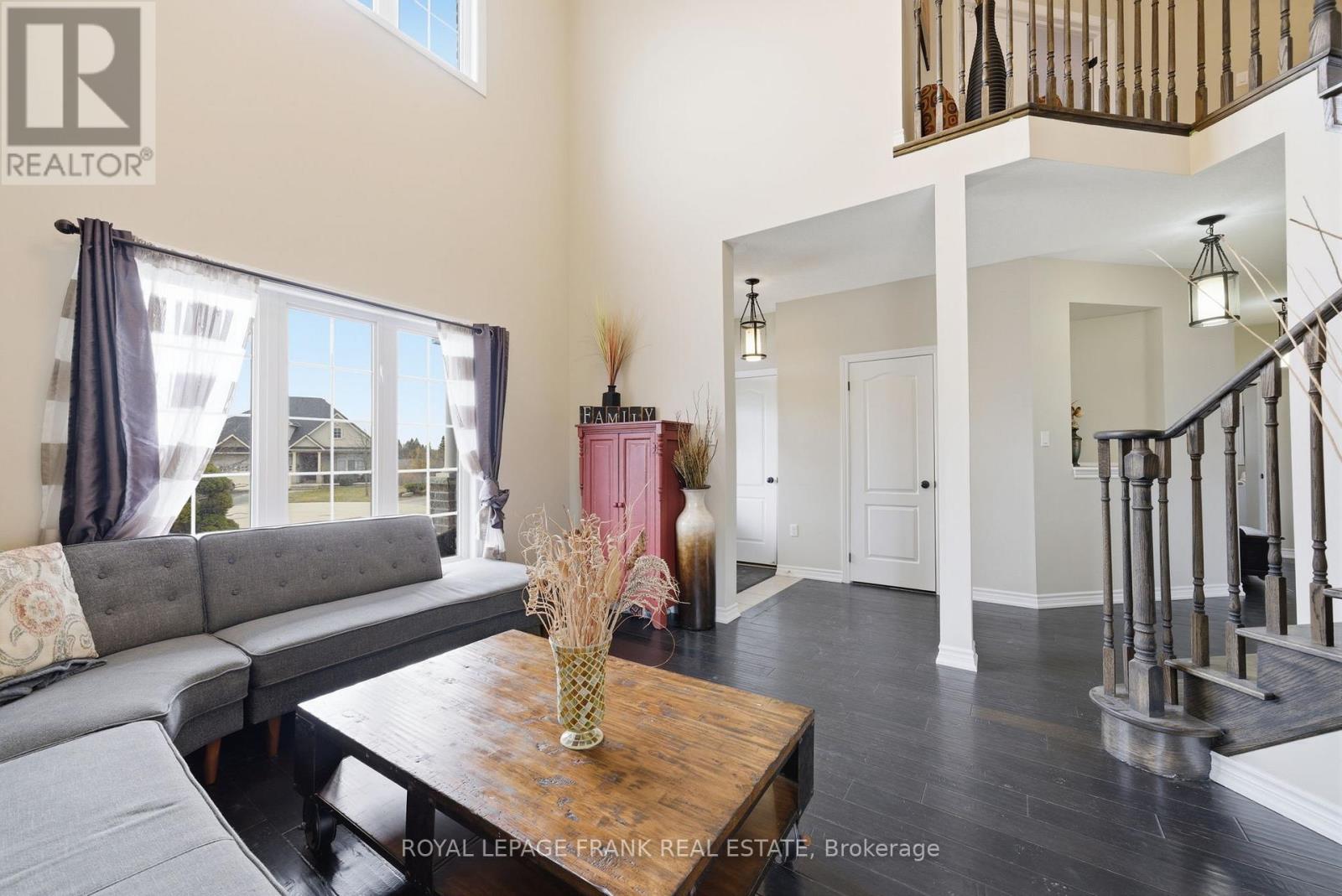 8 Kyle Court, Kawartha Lakes, Ontario  K9V 0E2 - Photo 11 - X12951300