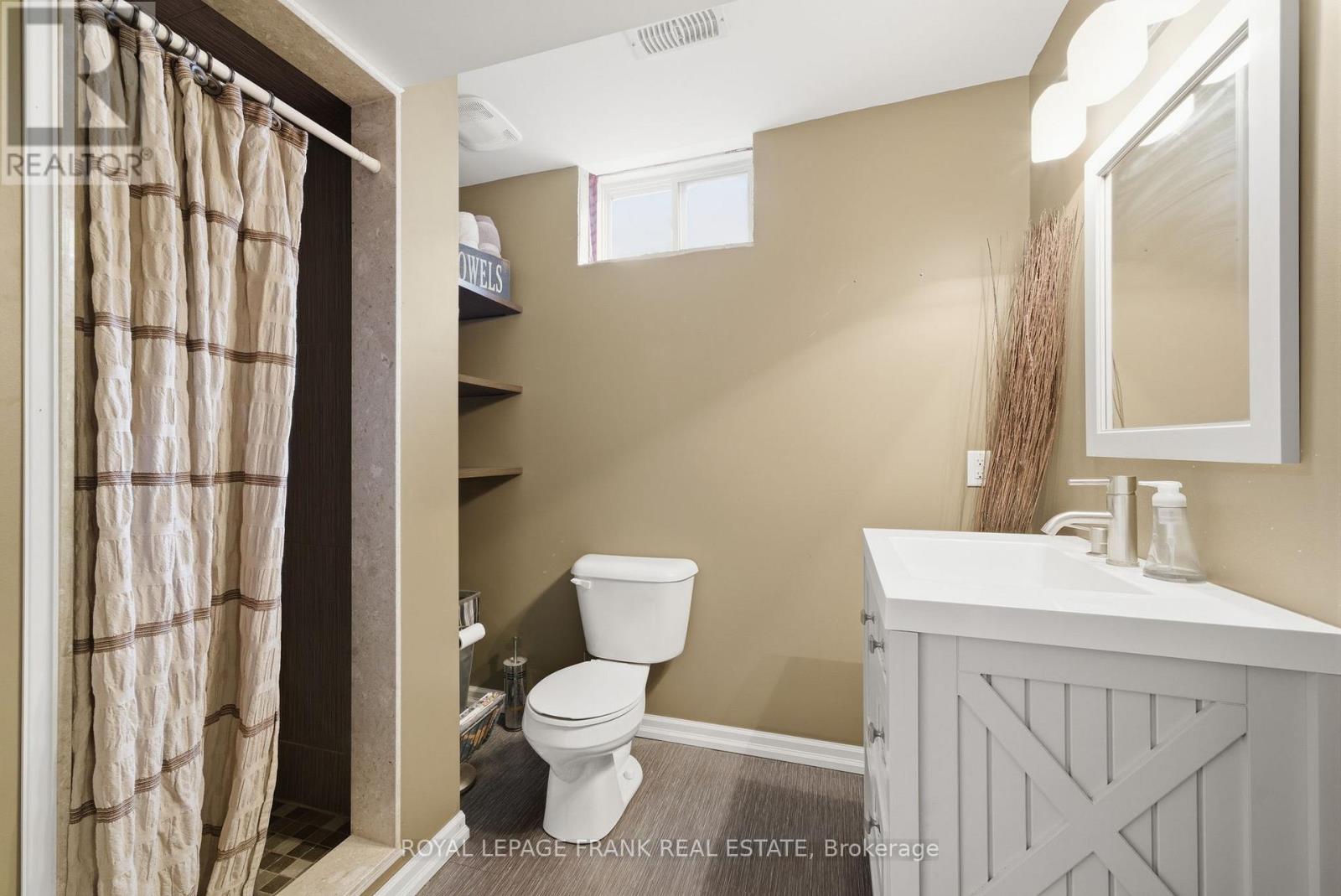 8 Kyle Court, Kawartha Lakes, Ontario  K9V 0E2 - Photo 32 - X12951300