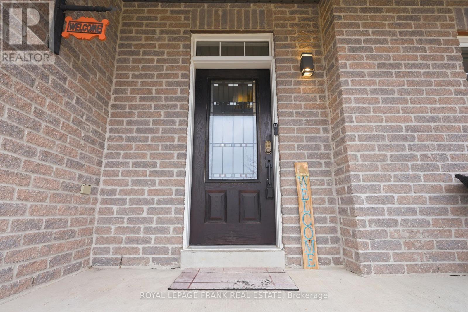 8 Kyle Court, Kawartha Lakes, Ontario  K9V 0E2 - Photo 6 - X12951300