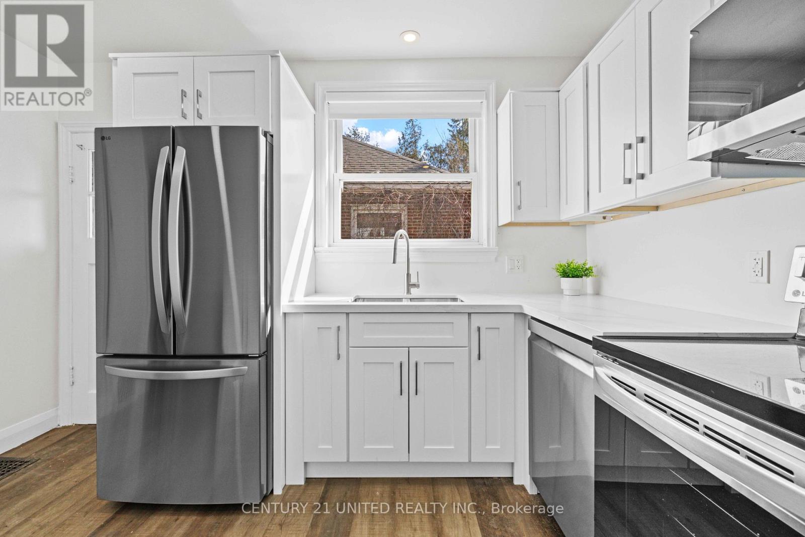 661 Rubidge Street, Peterborough (Town Ward 3), Ontario  K9H 4G2 - Photo 4 - X12951394