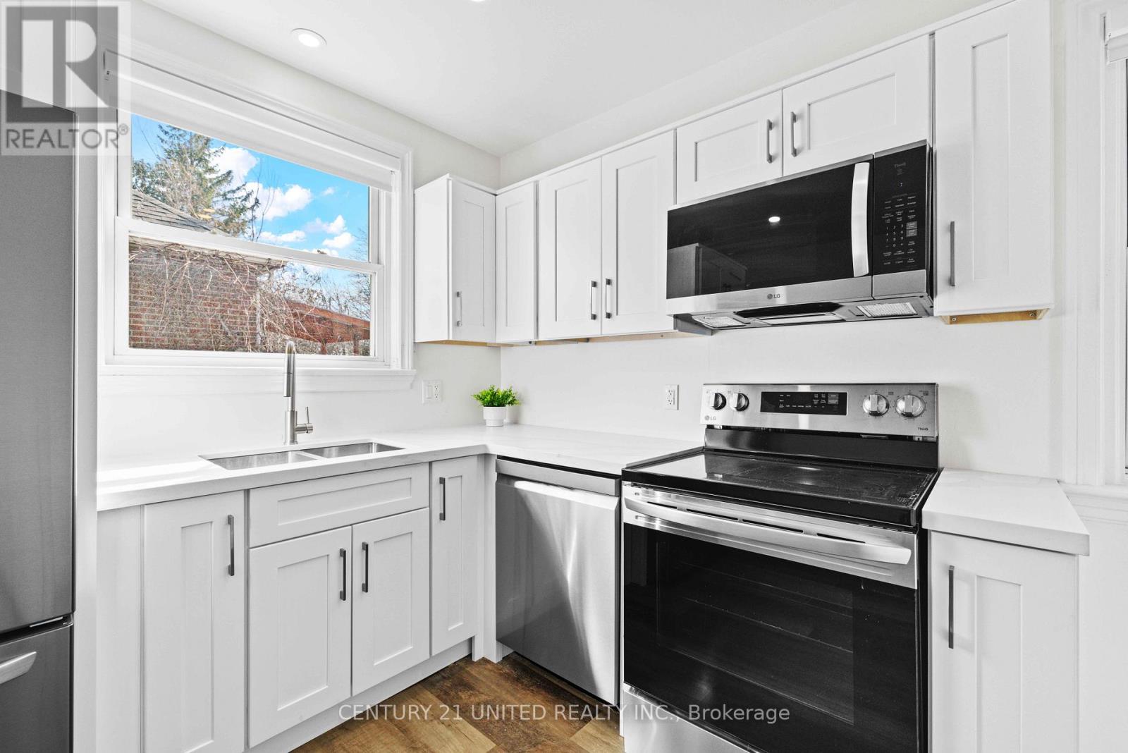 661 Rubidge Street, Peterborough (Town Ward 3), Ontario  K9H 4G2 - Photo 7 - X12951394