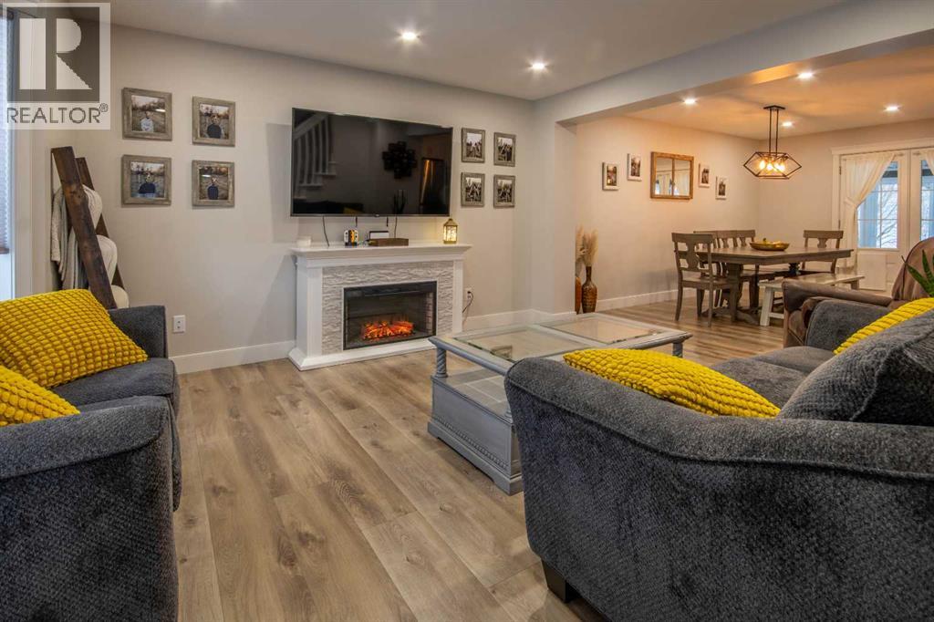 5910 60 Street, Olds, Alberta  T4H 1Y2 - Photo 3 - A2276550