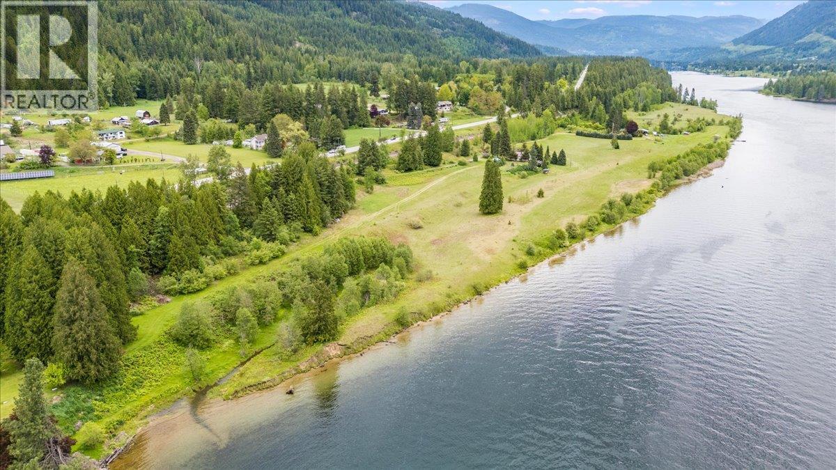 1864 Highway 3A, Castlegar, British Columbia