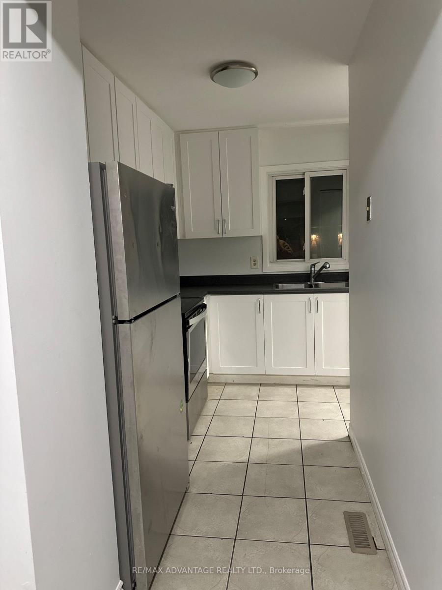 22 - 151 Bonaventure Drive N, London East, Ontario  N5V 4M1 - Photo 4 - X12951354