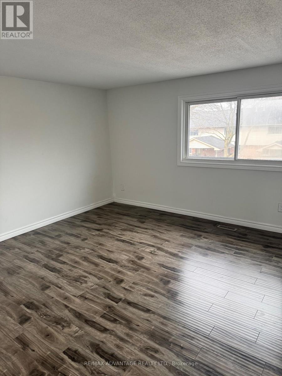 22 - 151 Bonaventure Drive N, London East, Ontario  N5V 4M1 - Photo 5 - X12951354