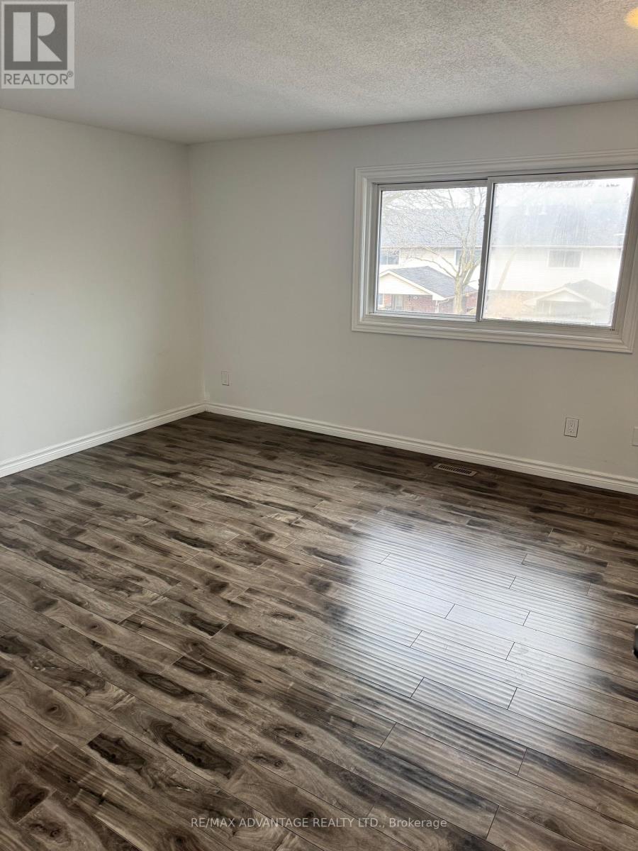 22 - 151 Bonaventure Drive N, London East, Ontario  N5V 4M1 - Photo 6 - X12951354