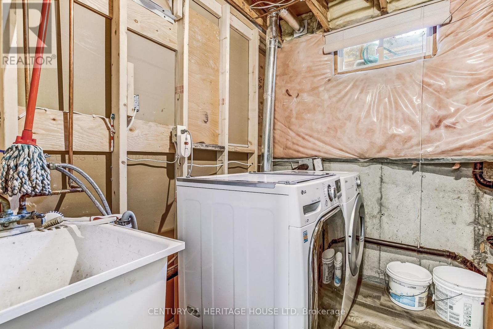 18 Hickory Boulevard W, Strathroy-Caradoc, Ontario  N7G 4A9 - Photo 14 - X12951390