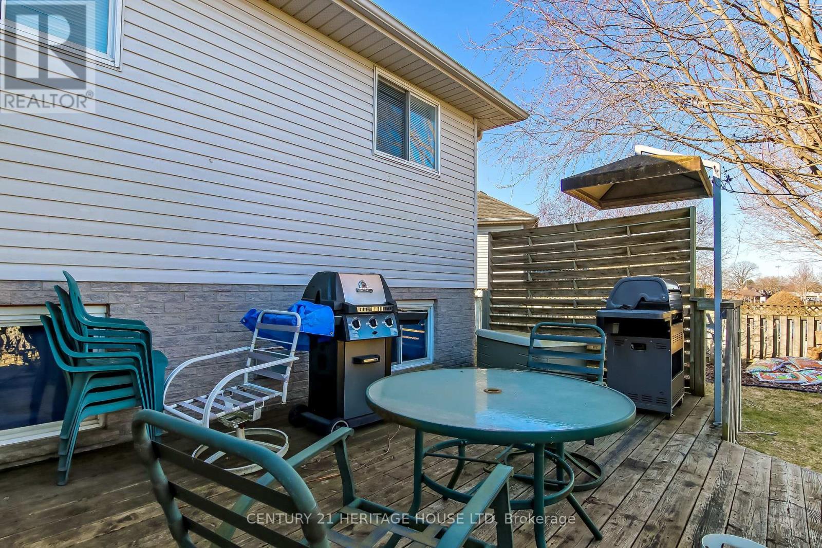 18 Hickory Boulevard W, Strathroy-Caradoc, Ontario  N7G 4A9 - Photo 23 - X12951390