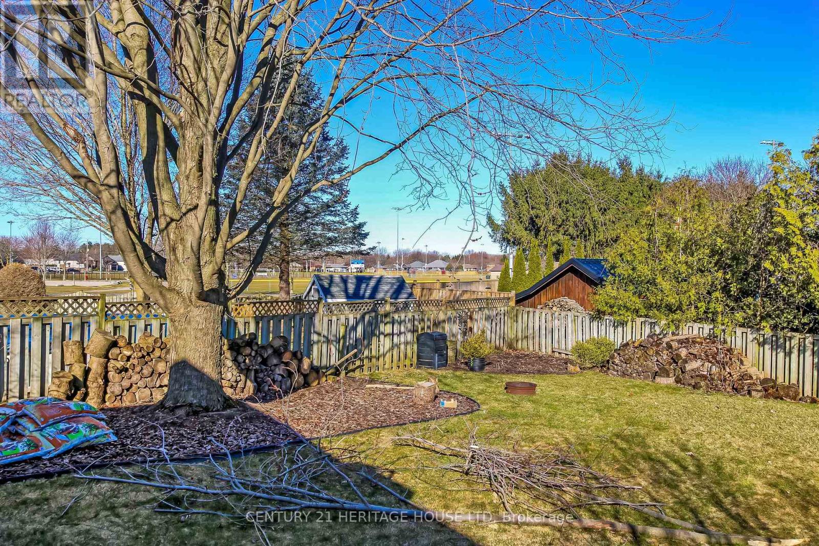 18 Hickory Boulevard W, Strathroy-Caradoc, Ontario  N7G 4A9 - Photo 25 - X12951390